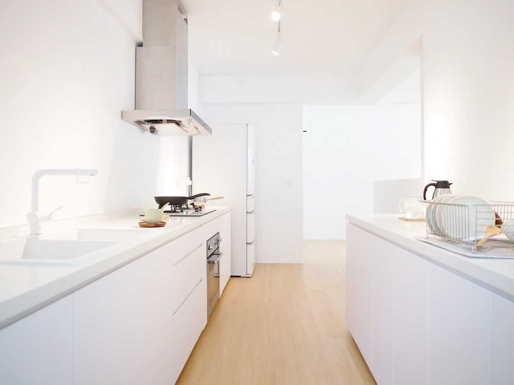 Scandinavian Kitchen with Kitchen Island and Kitchen Backsplash