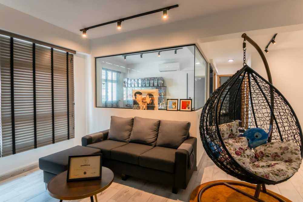 Contemporary Living Room with Bookshelf and Homogeneous Tiles