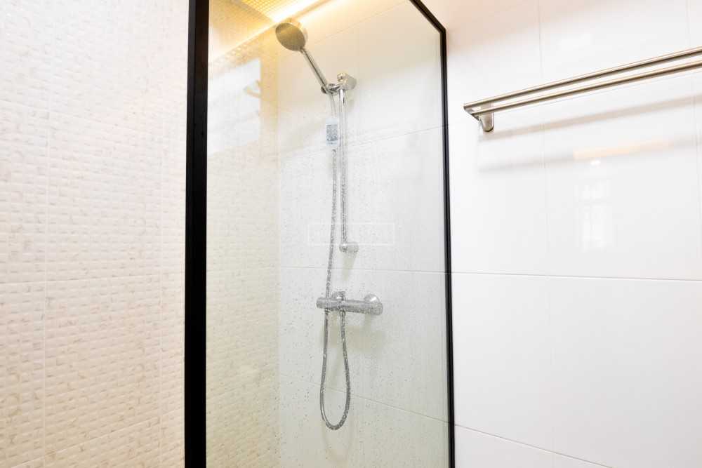 Contemporary Bathroom with Mirror and Shower Screen