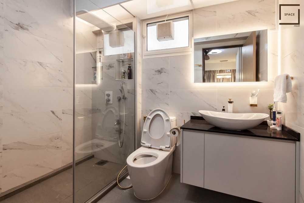 Modern Bathroom with Mirror and Shower Screen