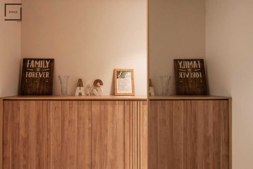 Modern Entryway with Shoe Rack and Small Storage