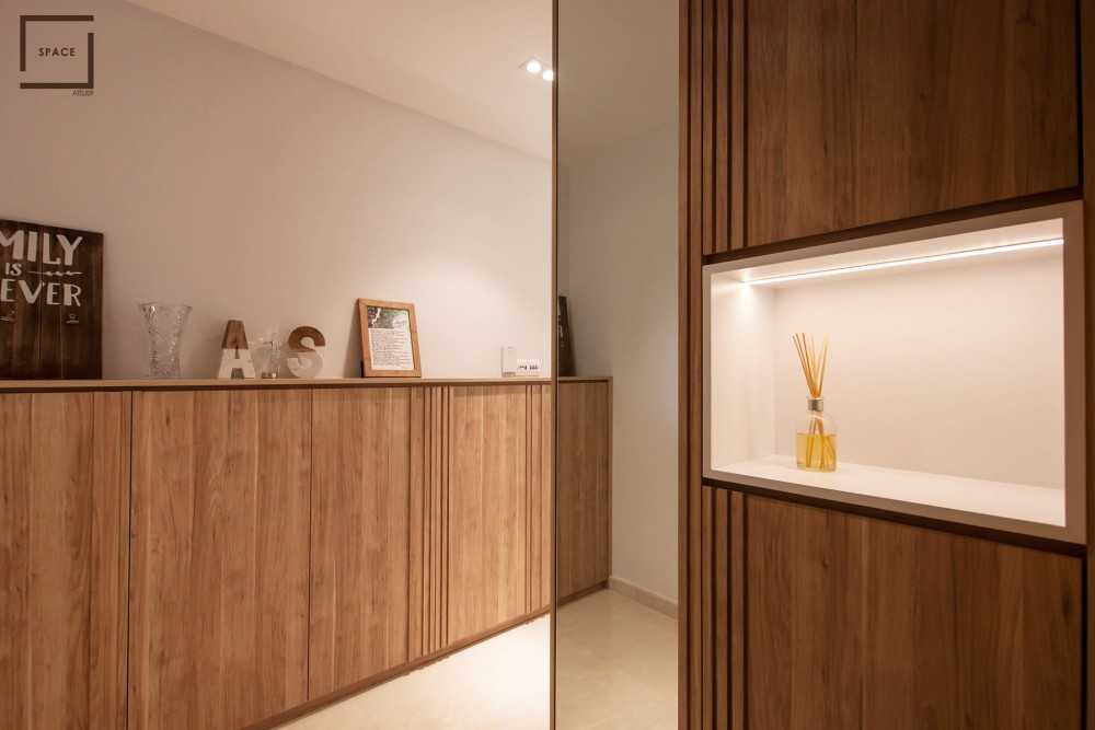 Modern Entryway with Shoe Rack and Small Storage