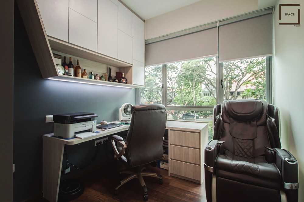 Modern Home Office with Desk and Desk Chairs