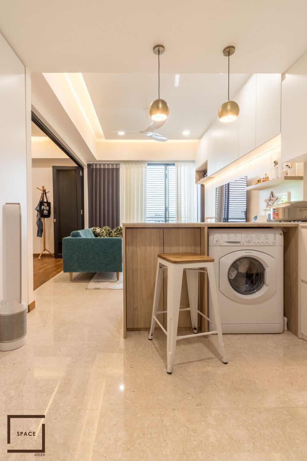 Contemporary Kitchen with Open Kitchen and Kitchen Tap