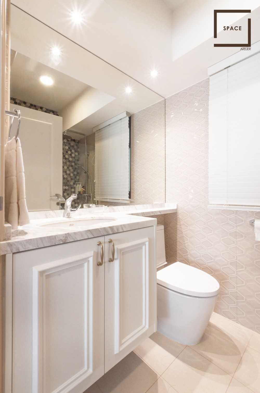 Modern Bathroom with Mirror and Shower Screen