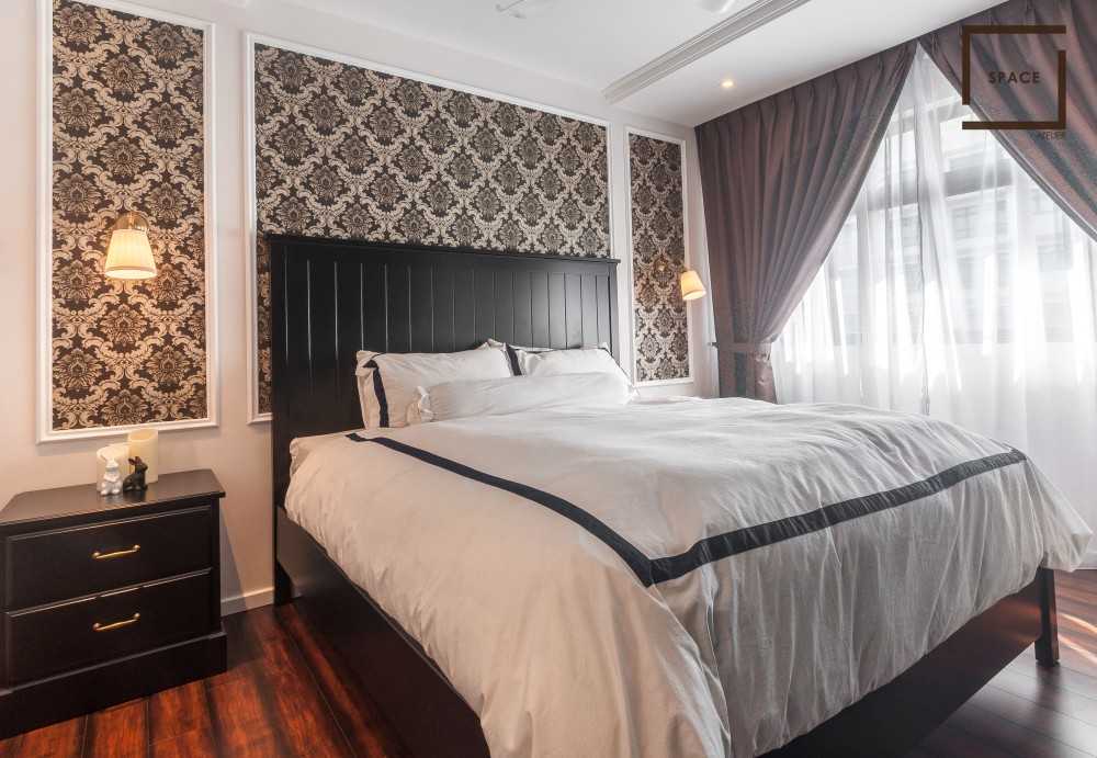 Modern Bedroom with Wardrobe and Sliding Wardrobe