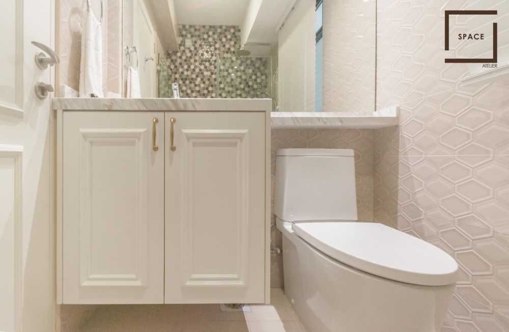 Modern Bathroom with Shower Screen and Bathroom Storage