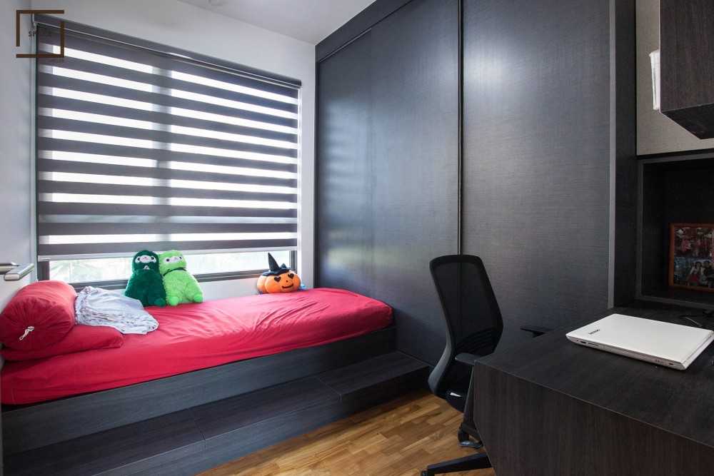 Contemporary Bedroom with Wardrobe and Sliding Wardrobe