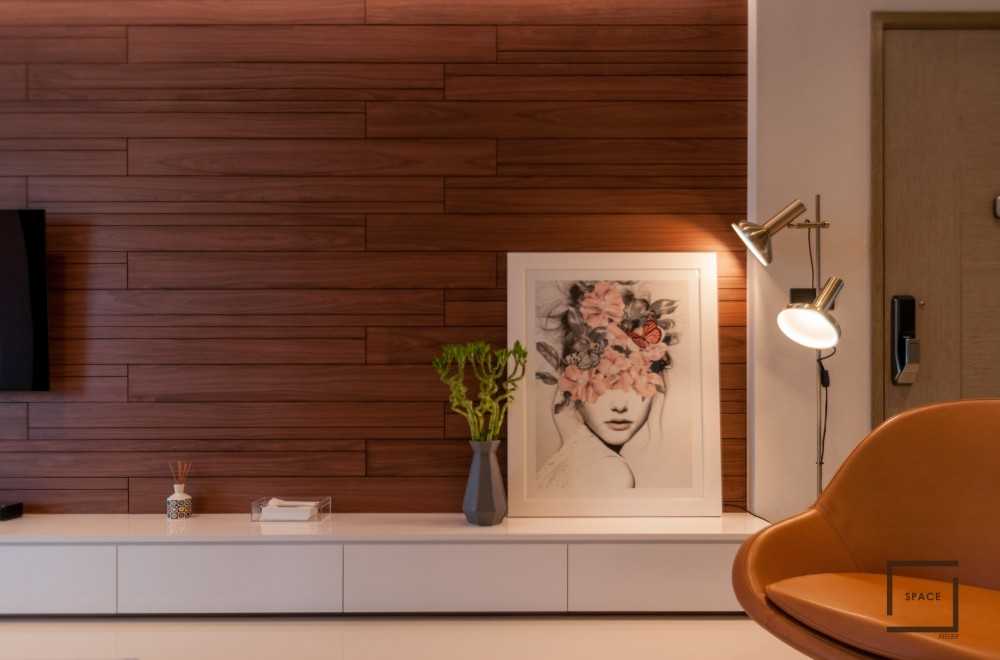 Minimalist Living Room with Homogeneous Tiles and TV Console