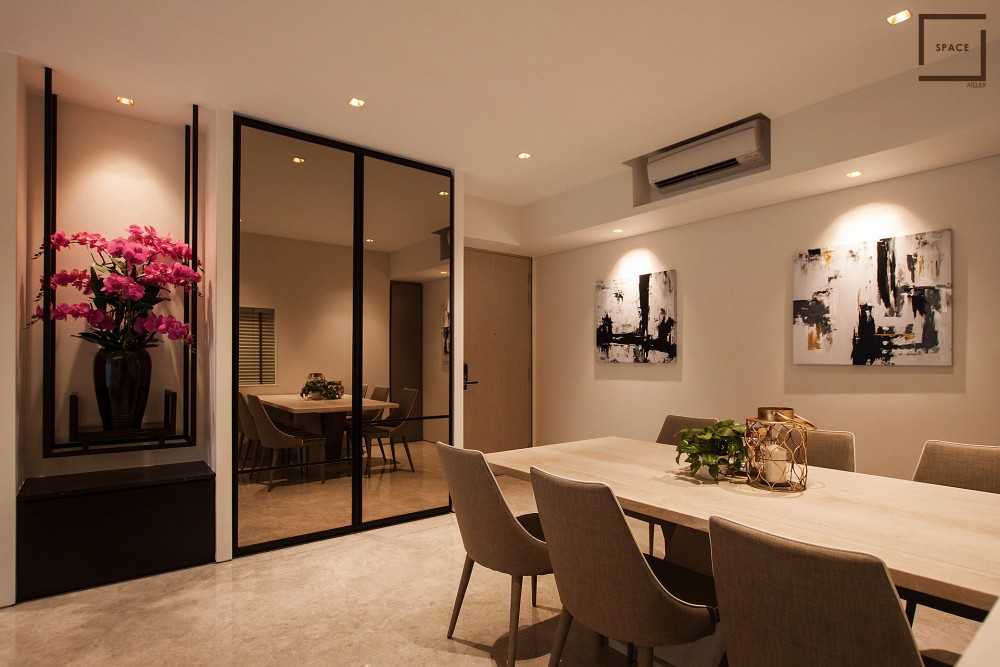 Modern Dining Room with Dining Table and Dining Chairs
