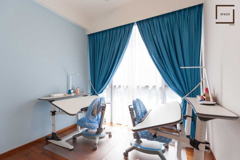 Modern Home Office with Desk and Desk Chairs