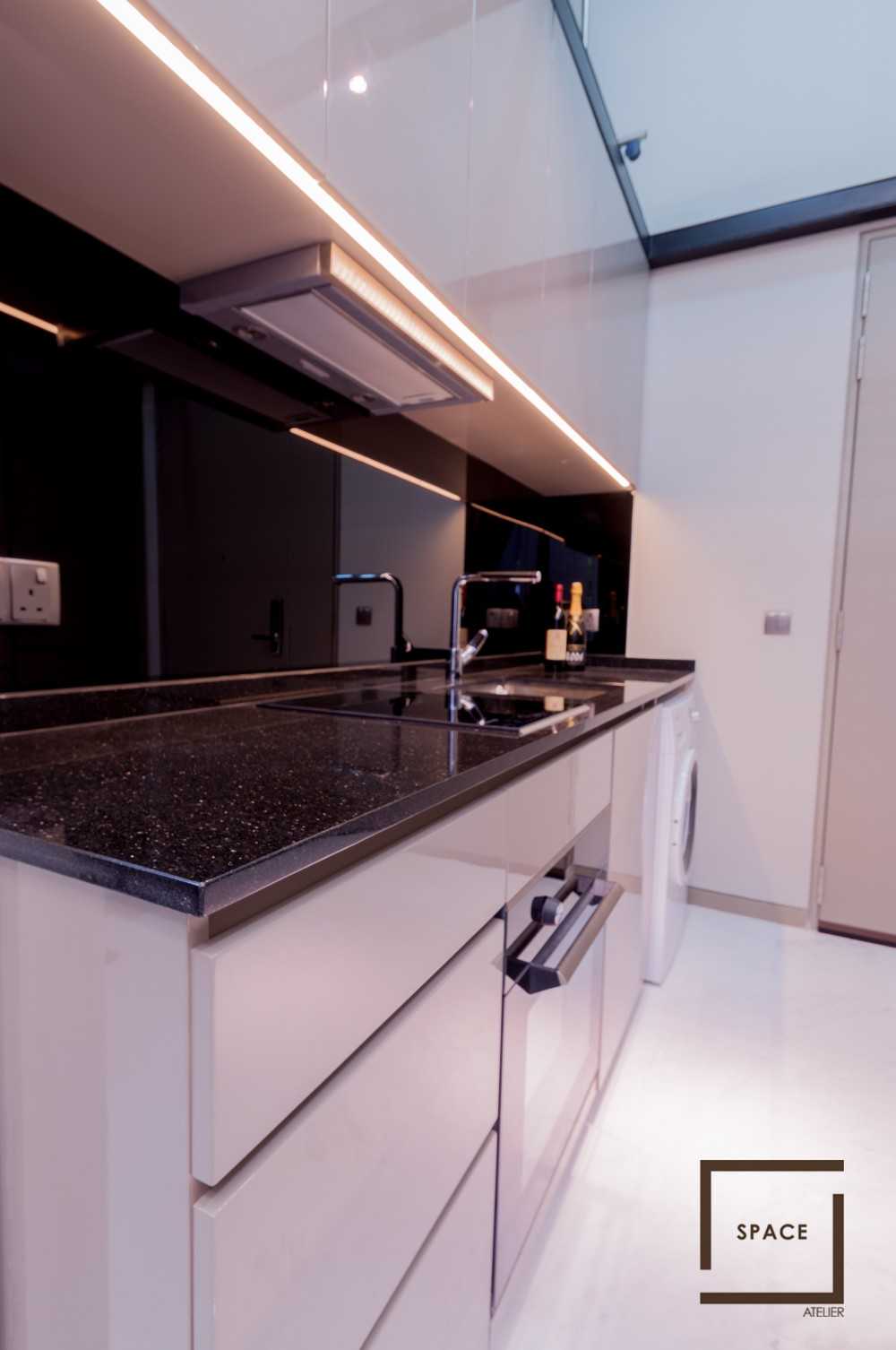 Modern Kitchen with Cupboard and Open Kitchen