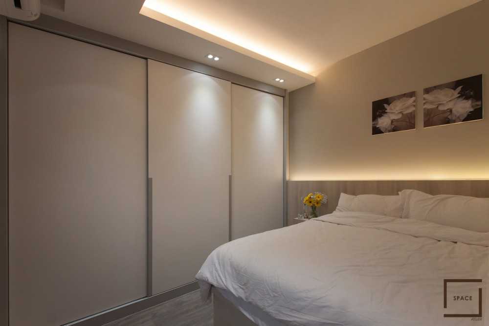 Modern Bedroom with Wardrobe and Queen Bed