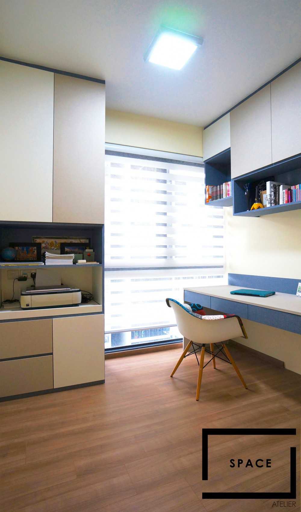 Contemporary Home Office with Small Storage and Office Chair