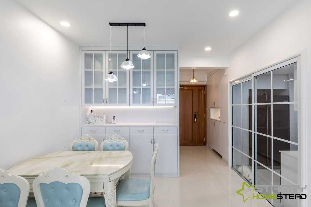 Modern Dining Room with Dining Table and Dining Chairs