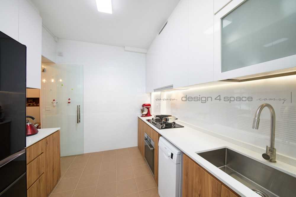 Contemporary Kitchen with Wood Flooring and Open Kitchen