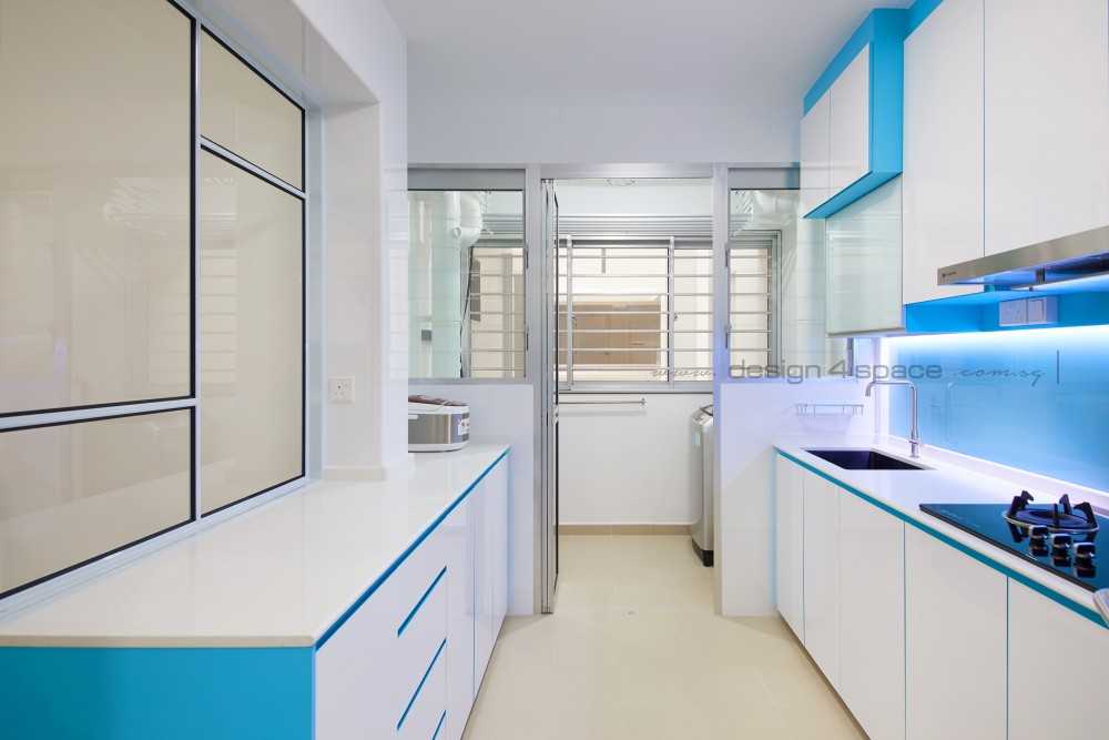 Modern Kitchen with Homogeneous Tiles and Granite Floor