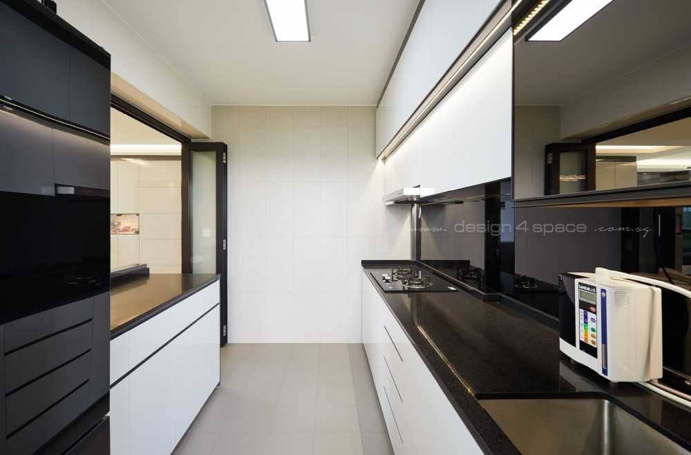 Contemporary Kitchen with Homogeneous Tiles and Kitchen Island