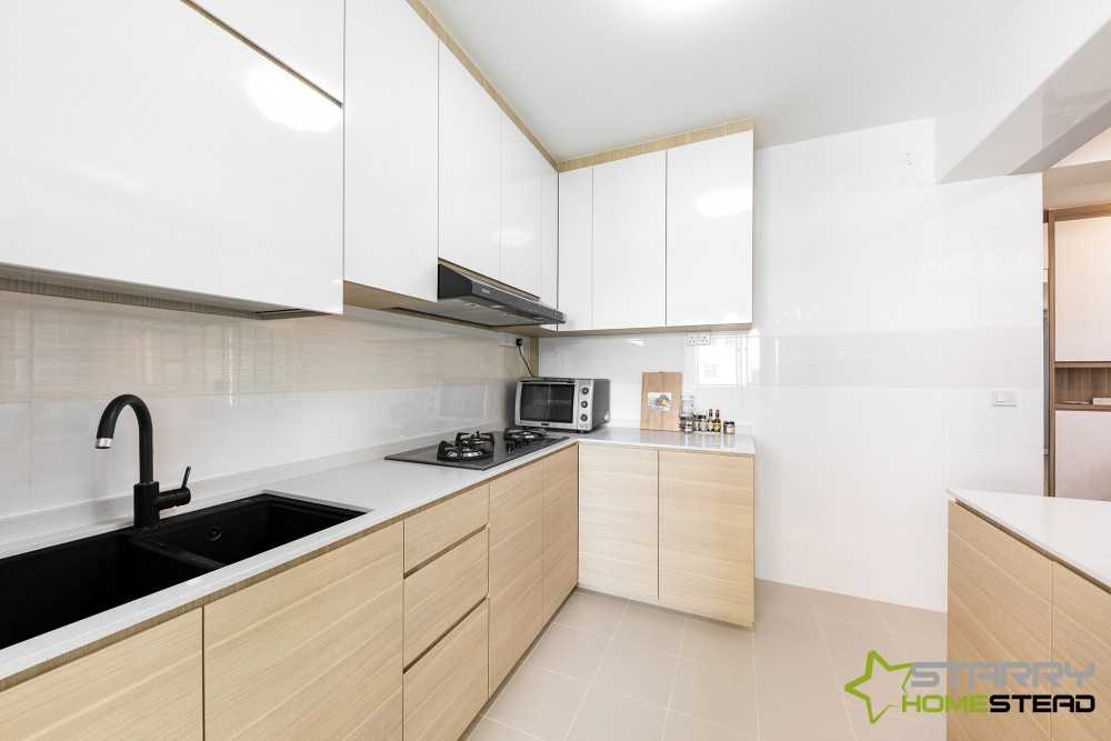 Scandinavian Kitchen with Kitchen Island and Open Kitchen