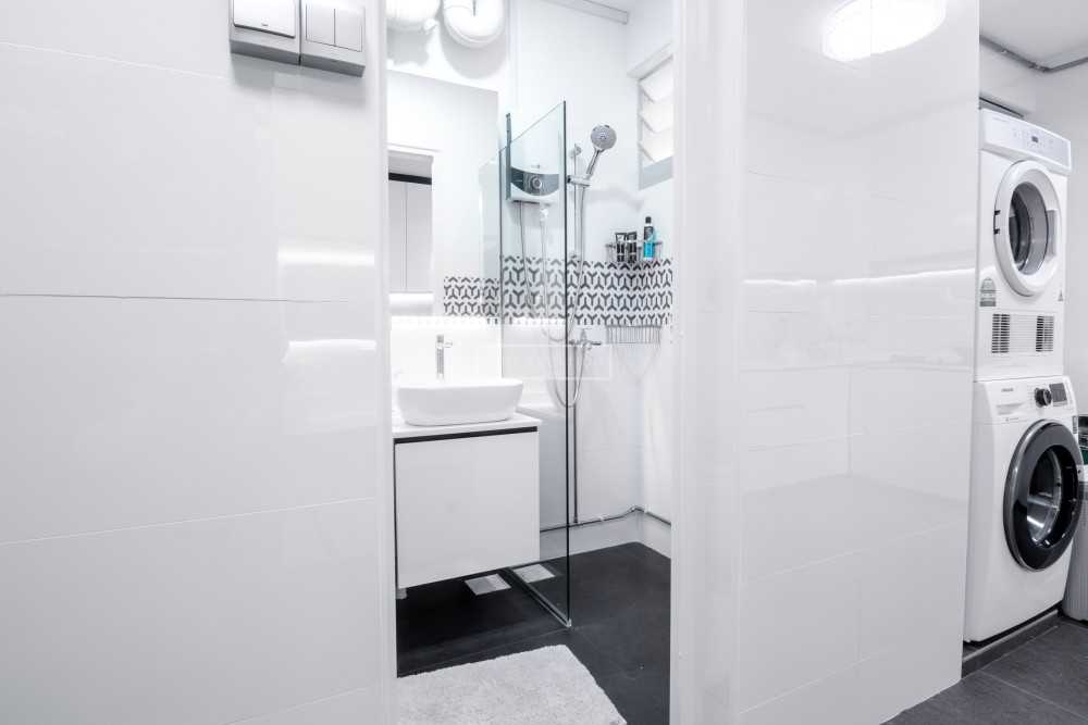 Contemporary Bathroom with Mirror and Shower Screen