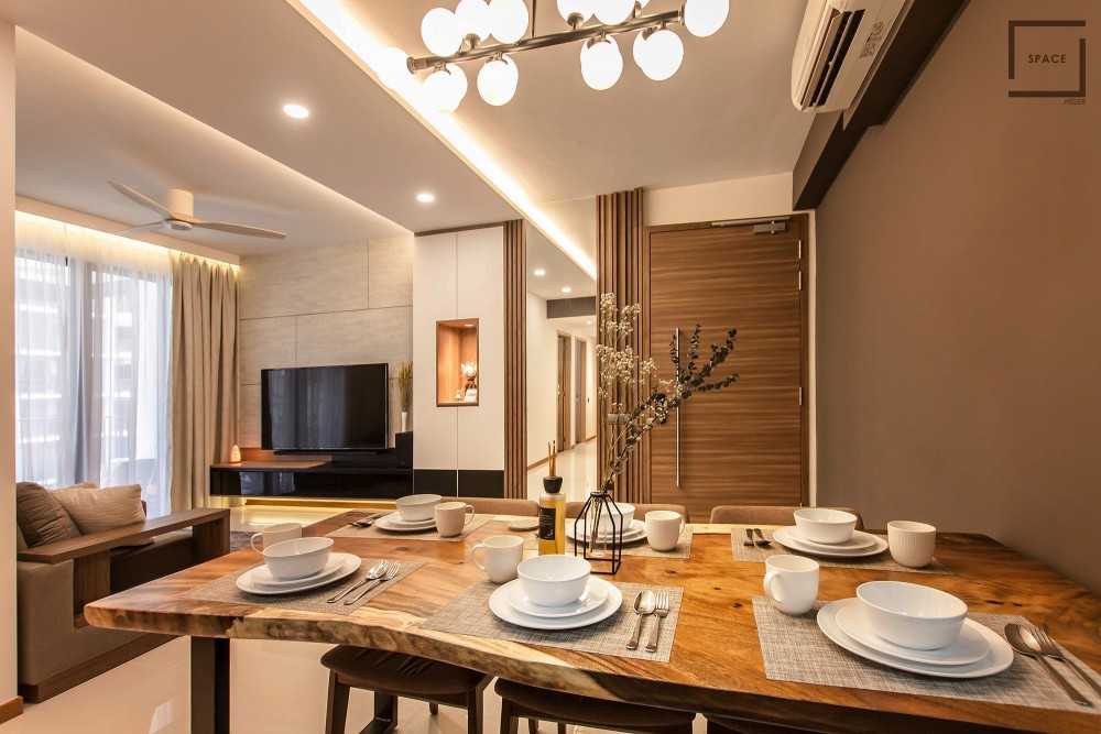 Contemporary Dining Room with Cove Lighting and Dining Table