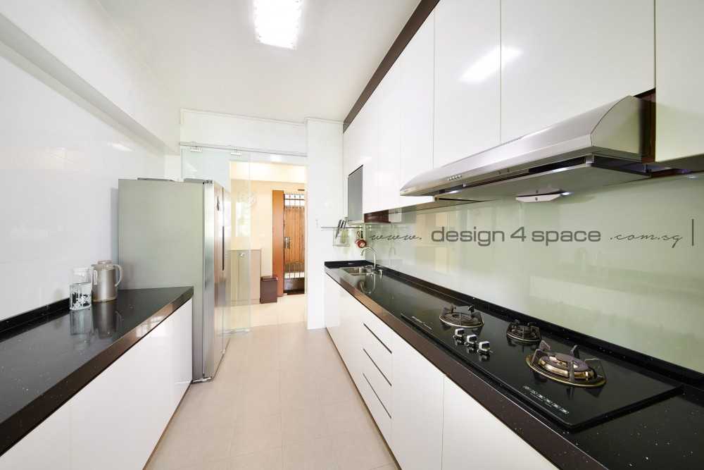 Modern Kitchen with Open Kitchen and Kitchen Backsplash