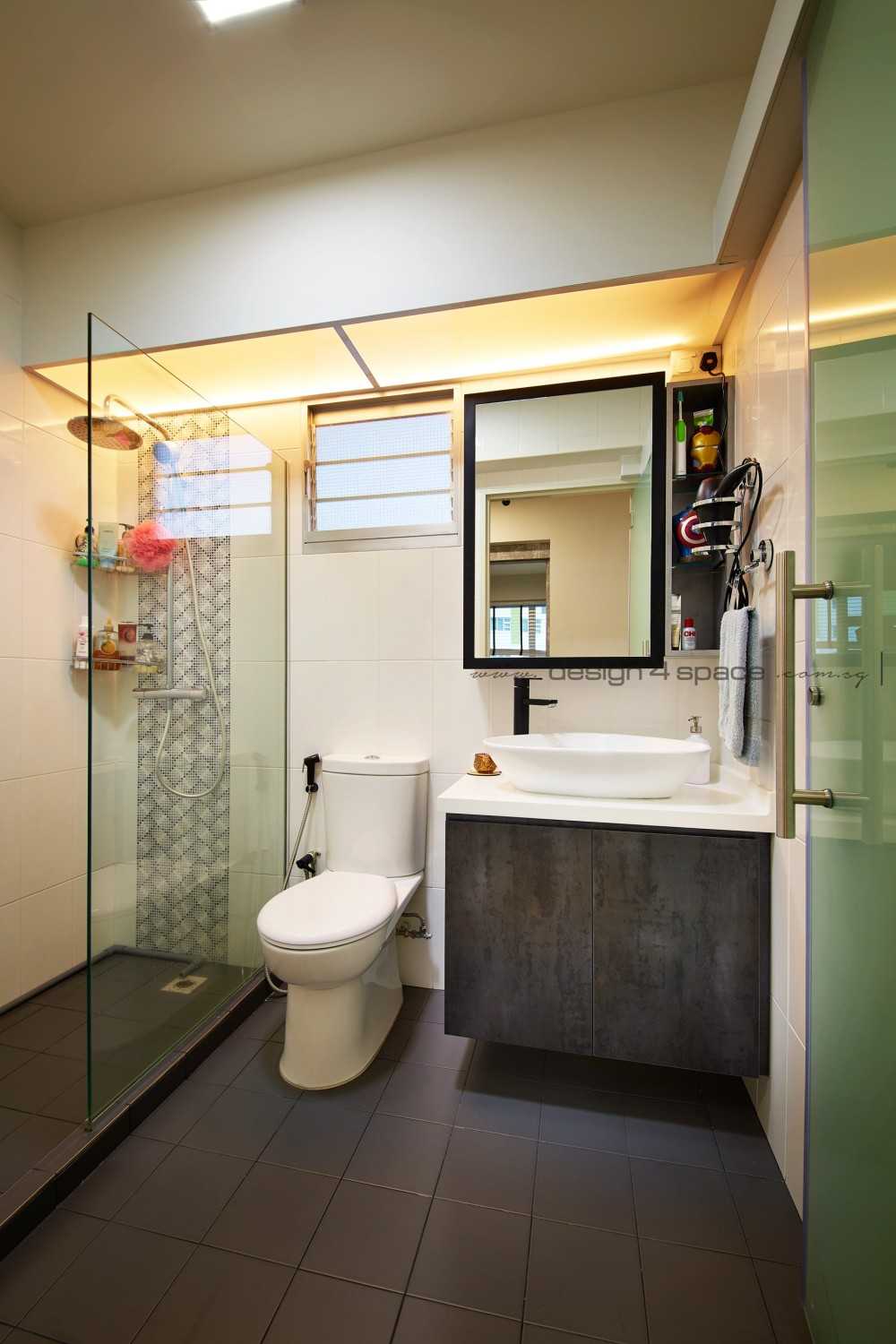Scandinavian Bathroom with Mirror and Bathroom Storage