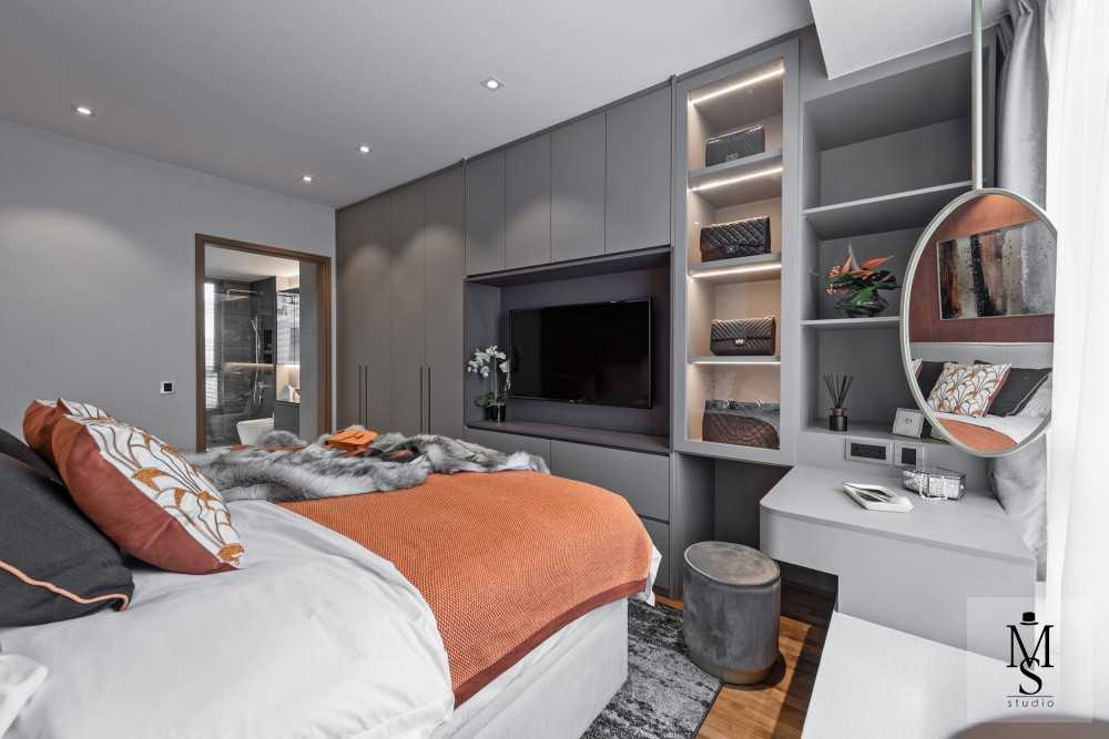 Modern Bedroom with Parquet Floor and Closet