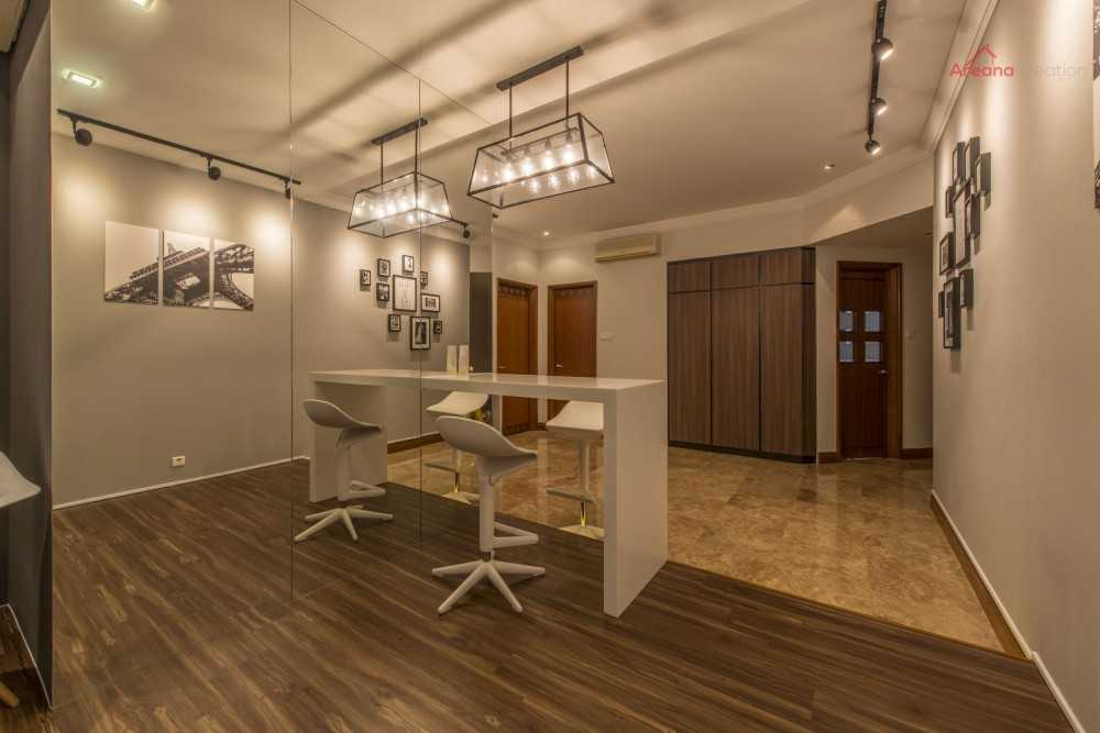 Contemporary Dining Room with Drop Ceiling and Dining Table