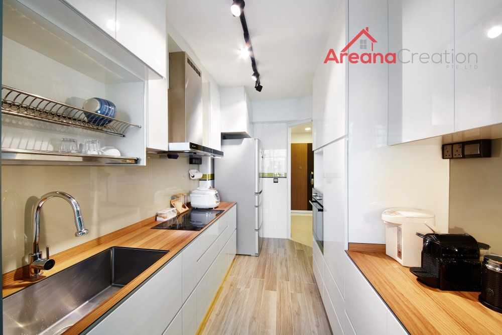 Contemporary Kitchen with Homogeneous Tiles and Wood Flooring