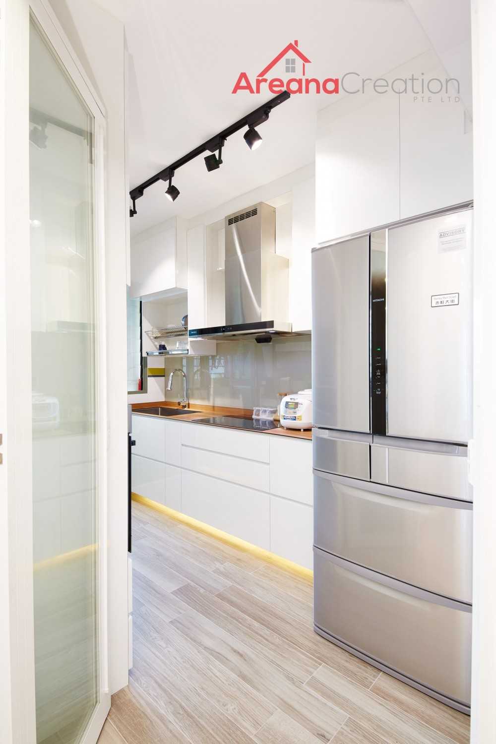 Contemporary Kitchen with Wood Flooring and Kitchen Island