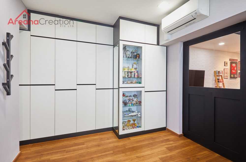 Scandinavian Walk-in Wardrobe with Mirror and Wardrobe