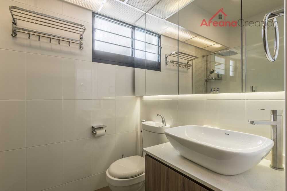 Industrial Bathroom with Bathtub and Shower Screen