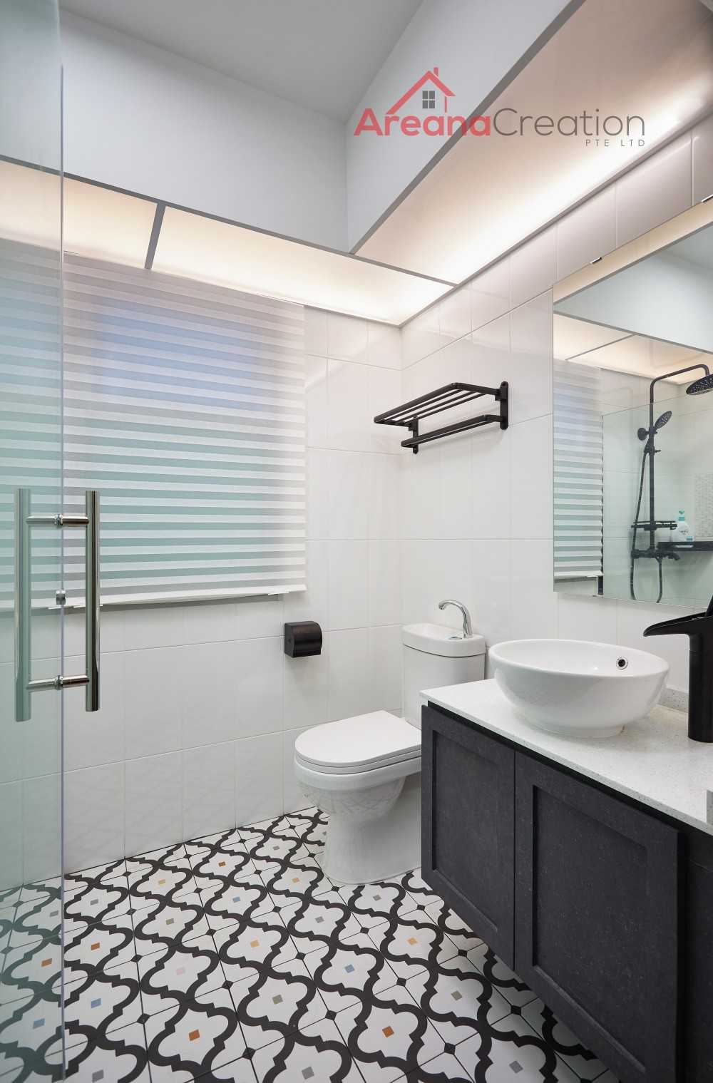 Scandinavian Bathroom with Homogeneous Tiles and Marble Floor