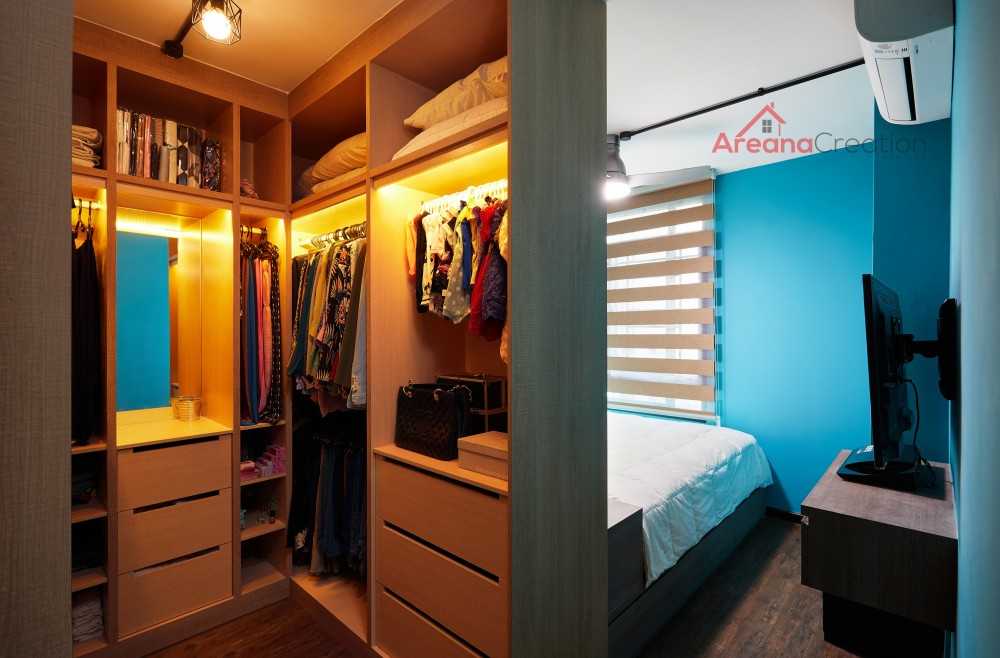 Industrial Walk-in Wardrobe with Mirror and Wardrobe