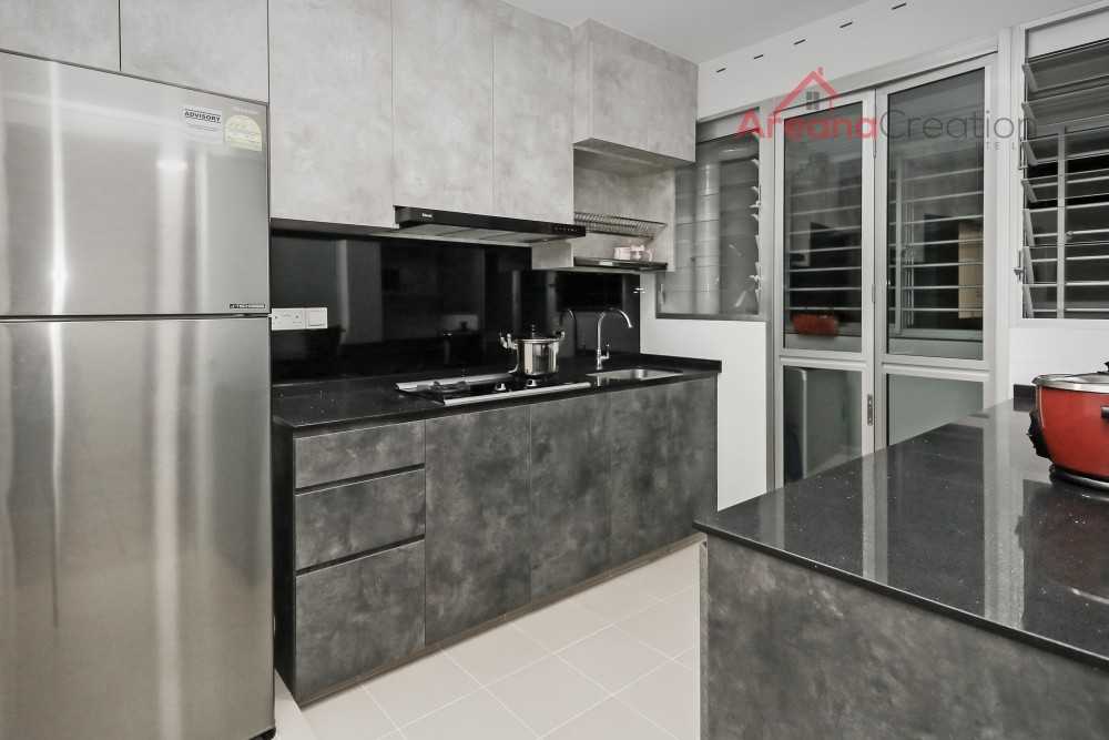 Scandinavian Kitchen with Homogeneous Tiles and Wood Flooring
