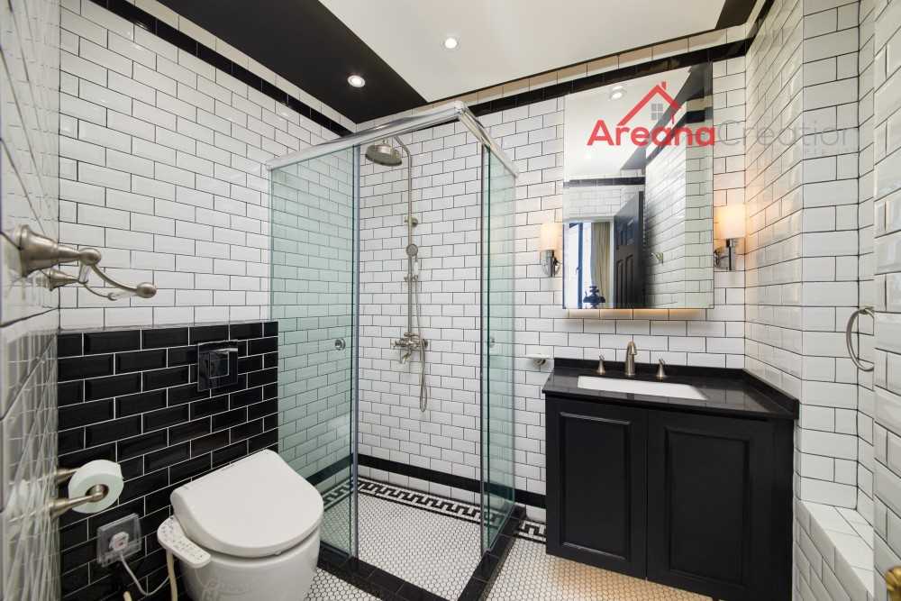 Vintage Bathroom with Homogeneous Tiles and Wood Flooring