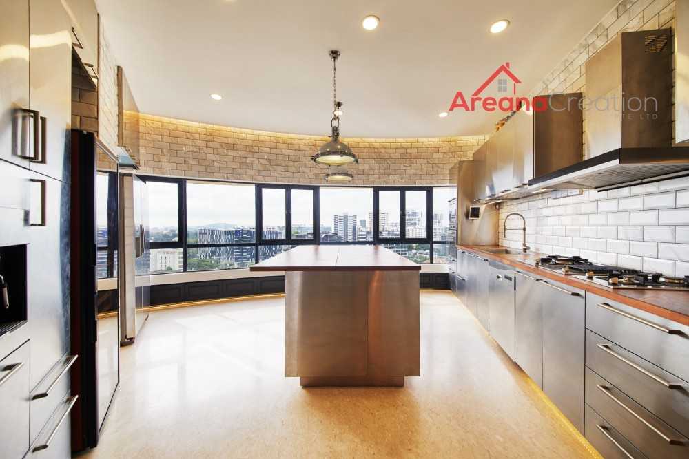 Vintage Kitchen with Wood Flooring and Open Kitchen