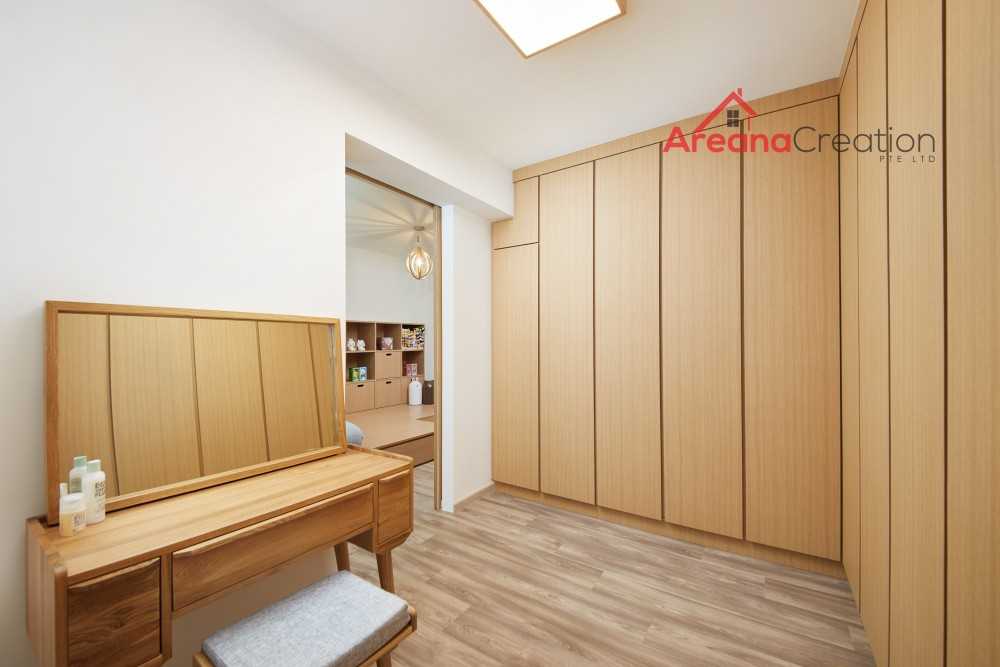 Contemporary Walk-in Wardrobe with Mirror and Wardrobe