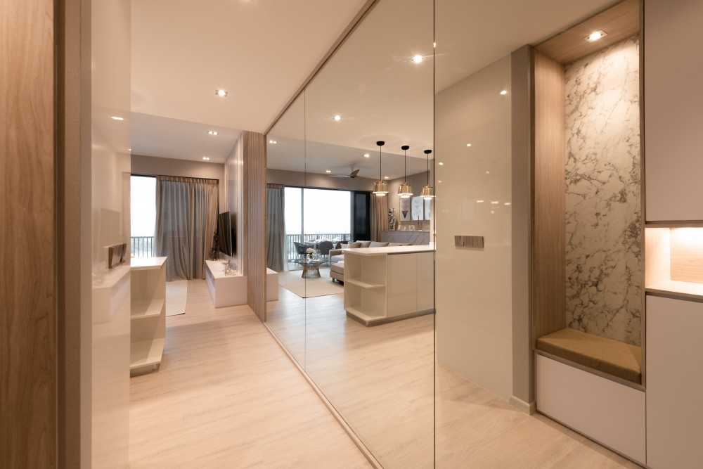 Scandinavian Entryway with Mirror and Seating Bench