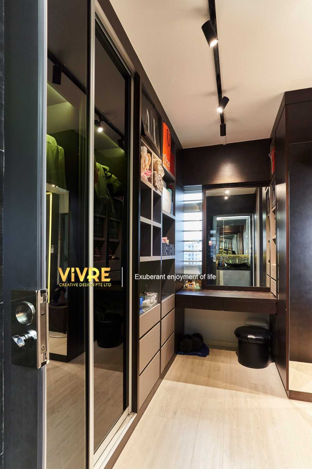 Modern Bedroom with Vinyl Flooring and Wardrobe