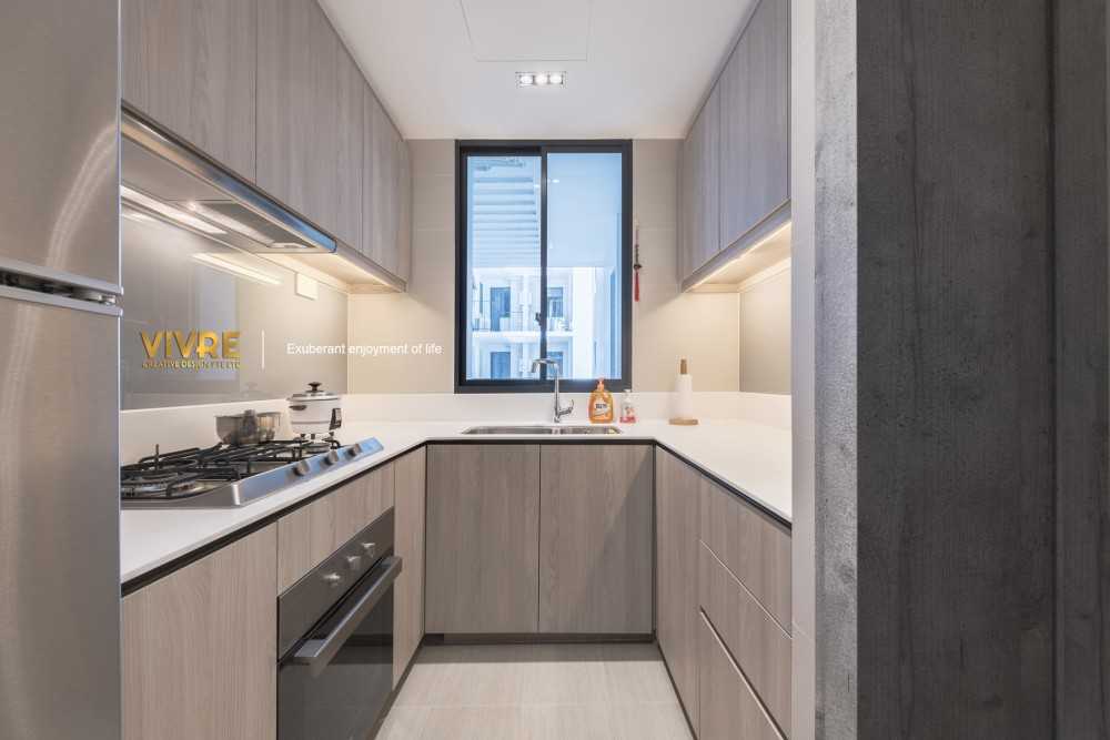 Asian Kitchen with Homogeneous Tiles and Kitchen Window