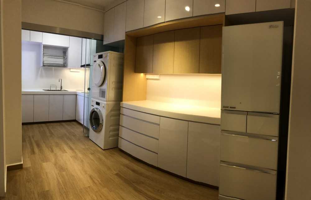 Asian Kitchen with Homogeneous Tiles and Glass Door