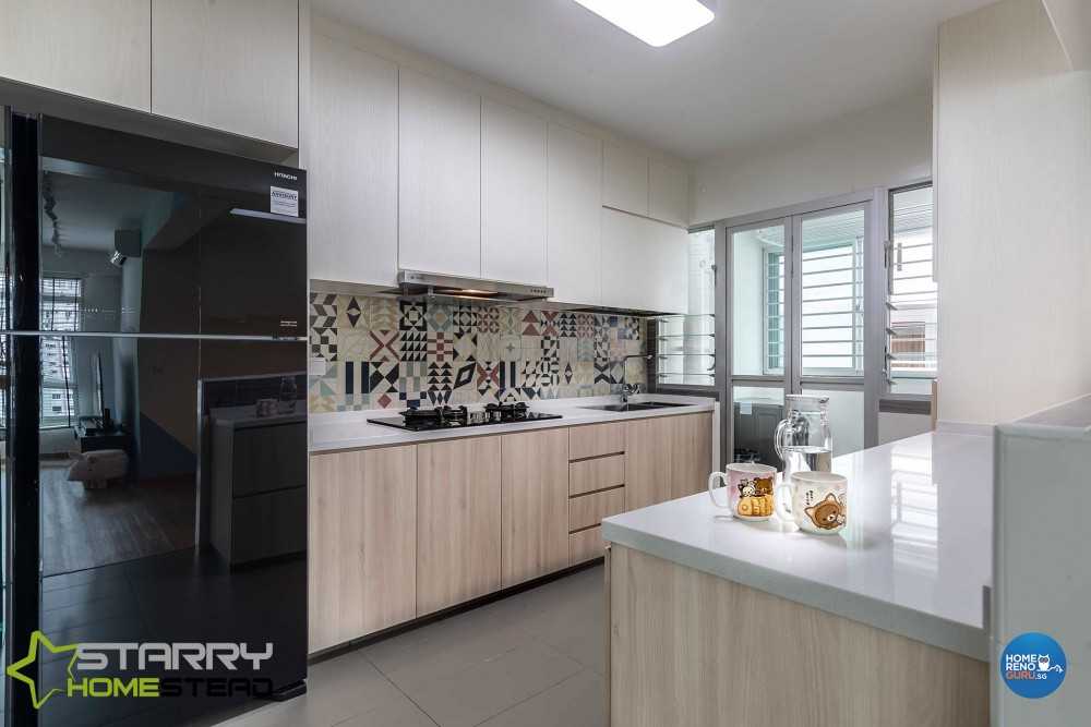 Scandinavian Kitchen with Kitchen Backsplash and Kitchen Cabinets