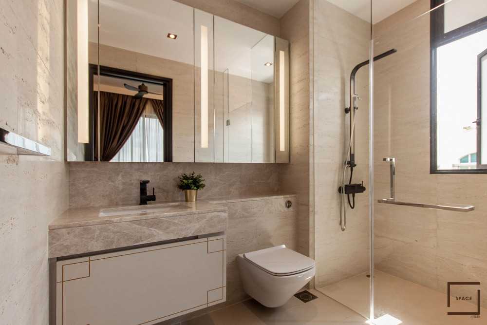 Contemporary Bathroom with Mirror and Shower Screen