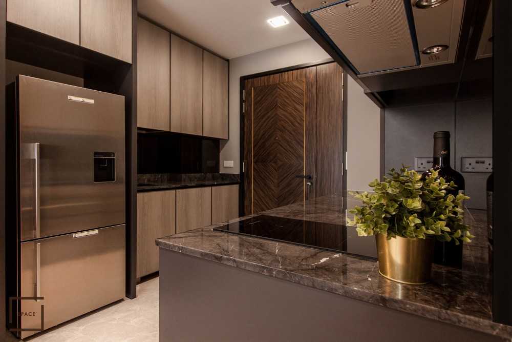 Contemporary Kitchen with Cupboard and Open Kitchen