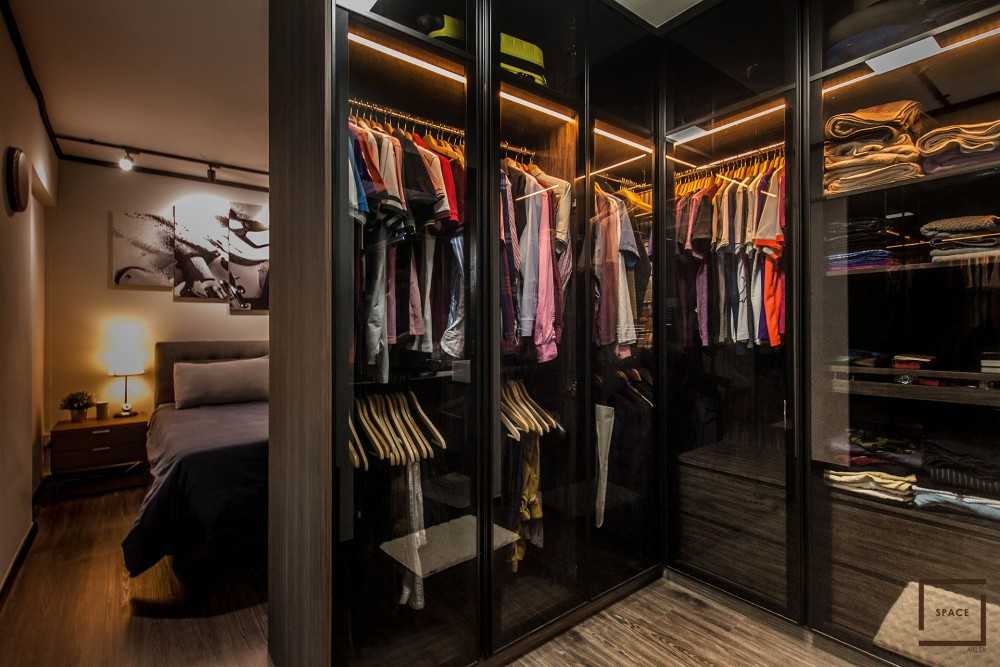 Industrial Walk-in Wardrobe with Wardrobe and Sliding Wardrobe