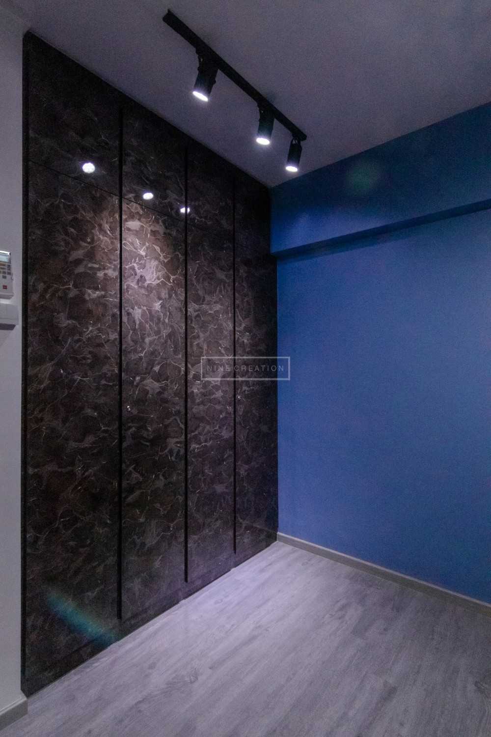 Modern Bedroom with Vinyl Flooring and Wardrobe