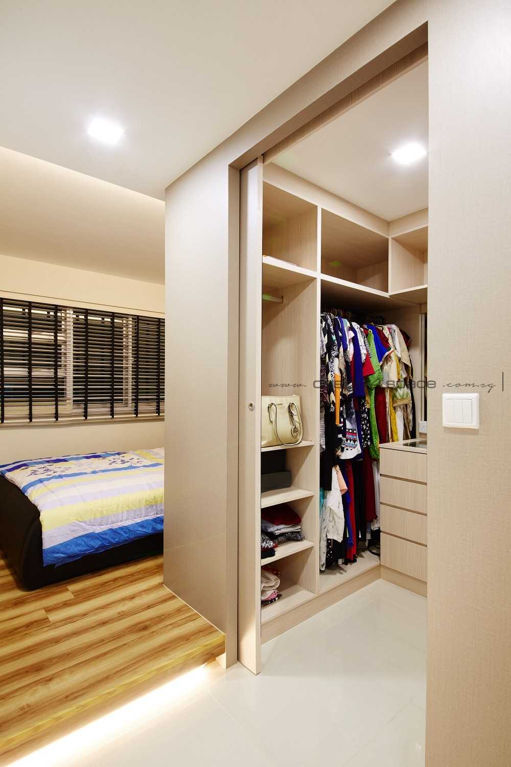 Contemporary Walk-in Wardrobe with Mirror and Vanity Counter