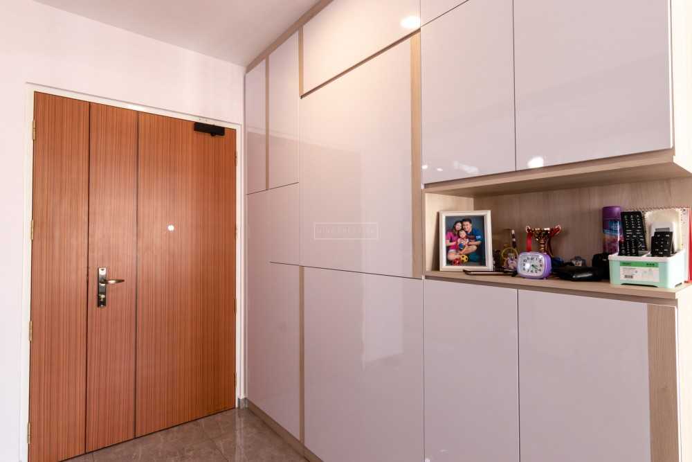 Contemporary Entryway with Shoe Rack and Console Table